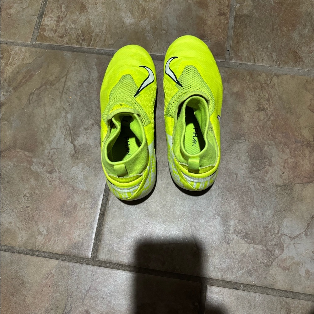 Nike Bright Yellow Cleats - Picture 2 of 16
